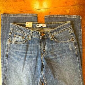 Levis 518 women’s bootcut jeans size 5 M NWT